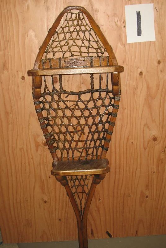 Vintage Snowshoe Shelf - Single